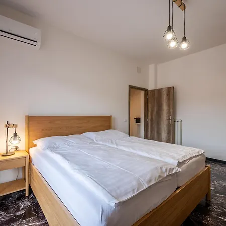 Jana By Interhome Genova